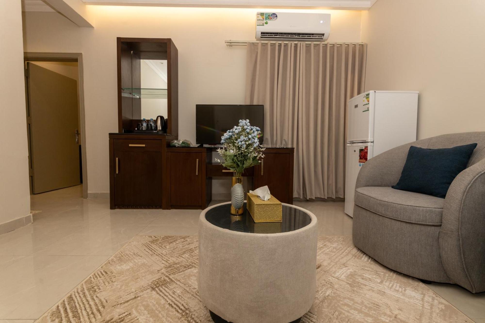 Burj Al Hayat Furnished Suites - Al Malaz Riyadh Exterior photo